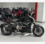 Подержанный мотоцикл Ducati Diavel 1200 V2 2017 года, пробег 19000 км, вид сбоку, прозрачный фон