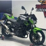 Подержанный мотоцикл Kawasaki Z400 2021 года, пробег 11725 км, вид сбоку, прозрачный фон